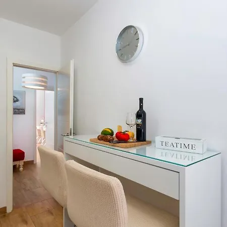 Centar A1 Lalu - Free Garage Apartment *