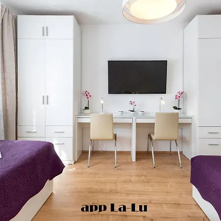 Centar A1 Lalu - Free Garage