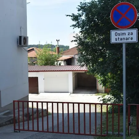 Centar A1 Lalu - Free Garage Pula